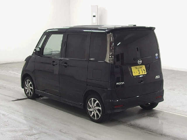 NISSAN ROOX 2010