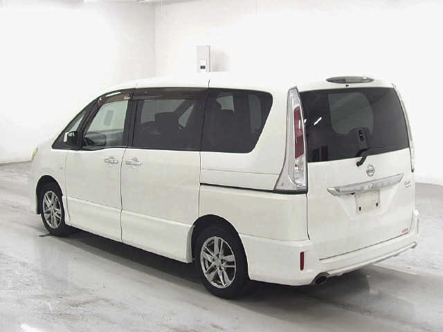 NISSAN SERENA 2011