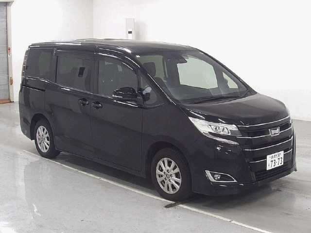TOYOTA NOAH 2018