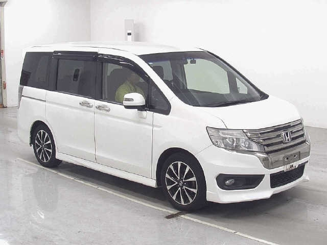 HONDA STEP WAGON 2014
