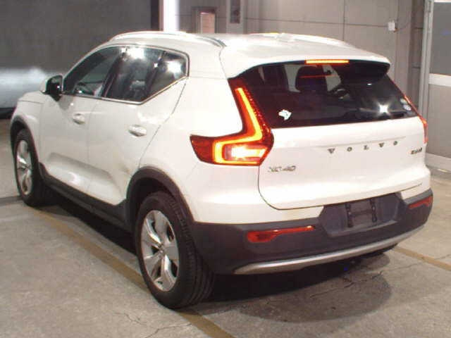 VOLVO XC40 2021