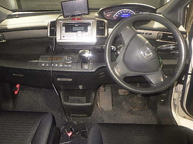 HONDA FREED 2010