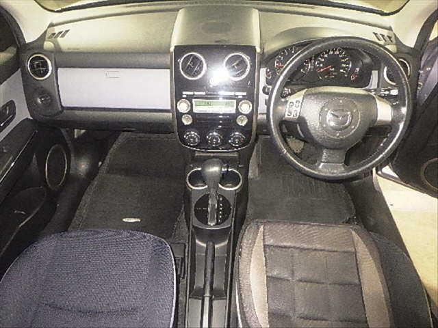 MAZDA VERISA 2010