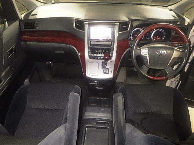 TOYOTA ALPHARD 2009