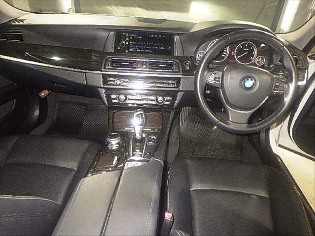 BMW 5 SERIES 2013