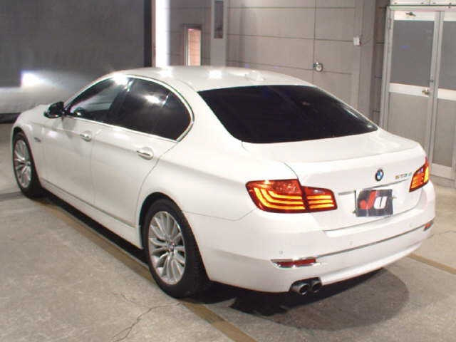 BMW 5 SERIES 2013