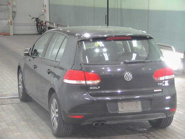 VOLKSWAGEN GOLF 2010