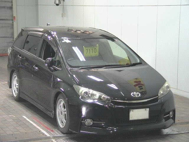 TOYOTA WISH 2014