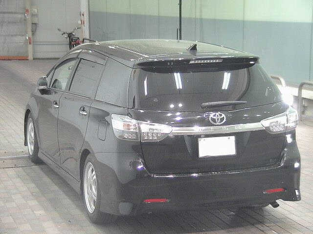 TOYOTA WISH 2014