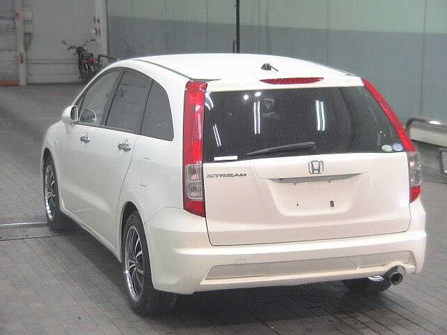 HONDA STREAM 2009