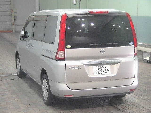 NISSAN SERENA 2010