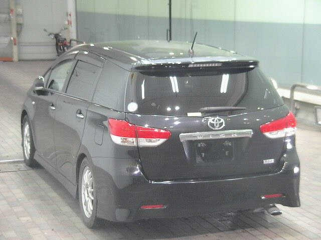 TOYOTA WISH 2009