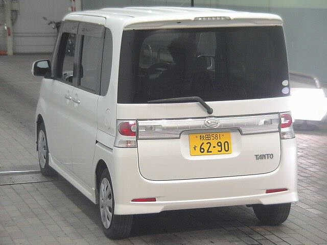 DAIHATSU TANTO 2009