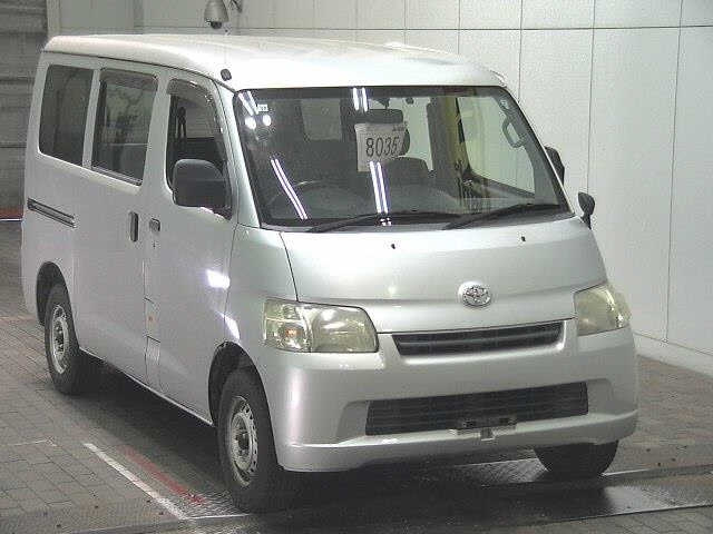 TOYOTA TOWN ACE VAN 2010