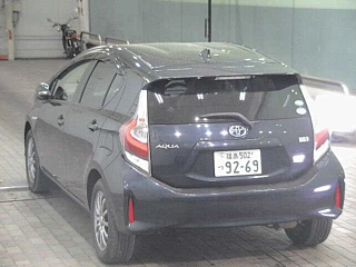 TOYOTA AQUA 2017