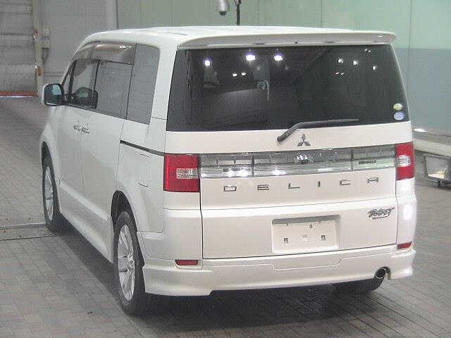 MITSUBISHI DELICA D5 2010