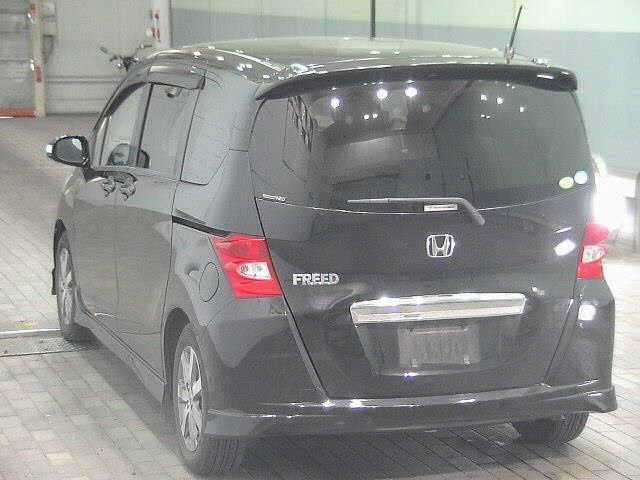 HONDA FREED 2010