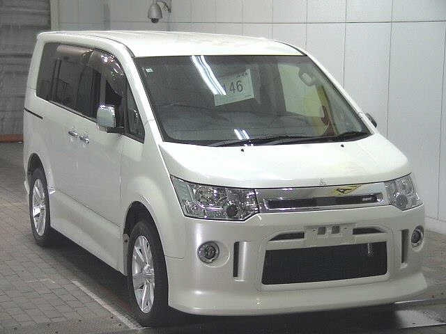 MITSUBISHI DELICA D5 2010