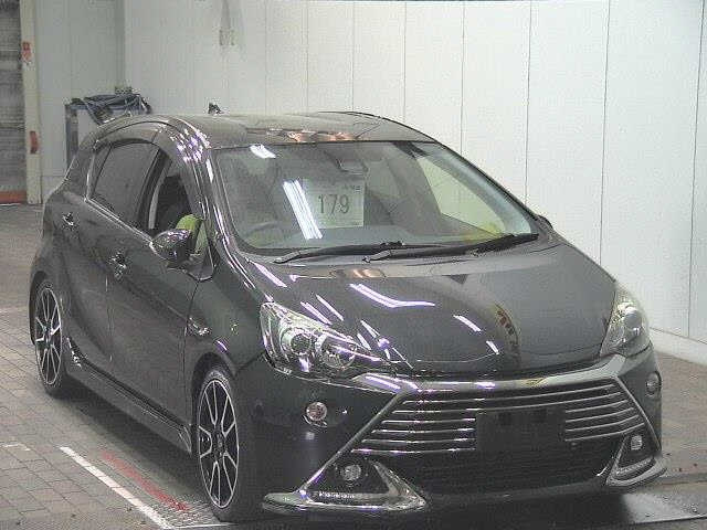 TOYOTA AQUA 2016