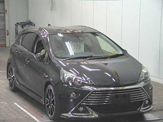 TOYOTA AQUA 2016