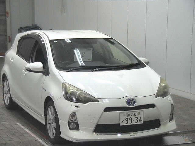 TOYOTA AQUA 2013