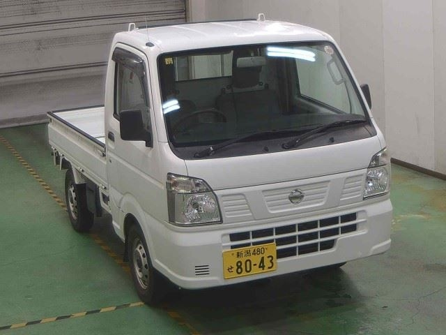 NISSAN CLIPPER TRUCK 2015