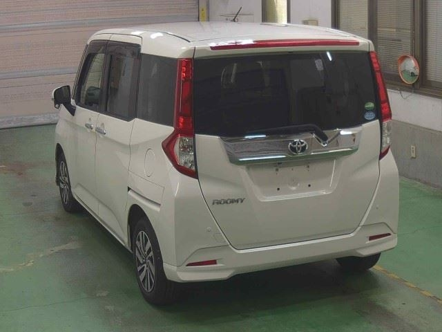 TOYOTA ROOMY 2018