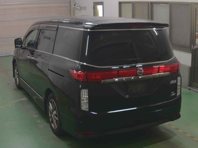 NISSAN ELGRAND 2010
