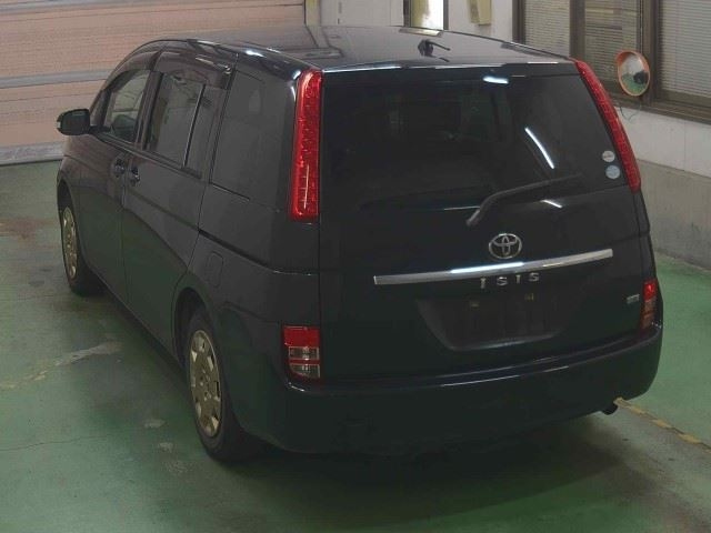 TOYOTA ISIS 2011