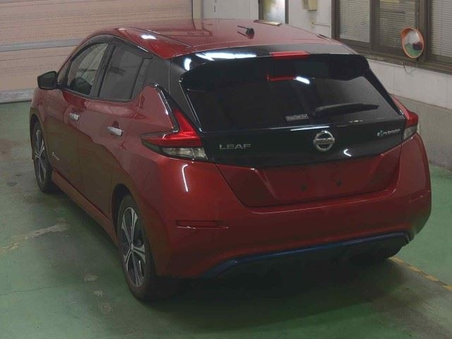 NISSAN LEAF 2018