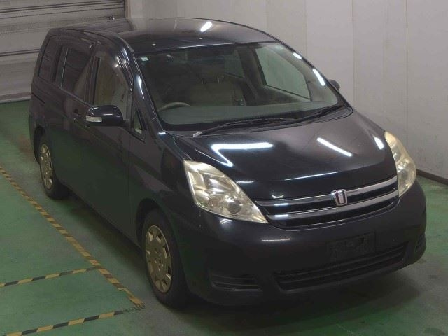 TOYOTA ISIS 2011