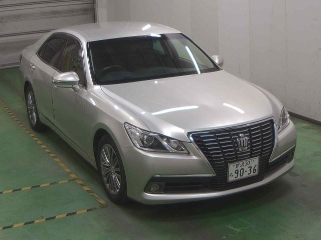 TOYOTA CROWN 2013