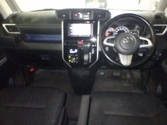 TOYOTA ROOMY 2018