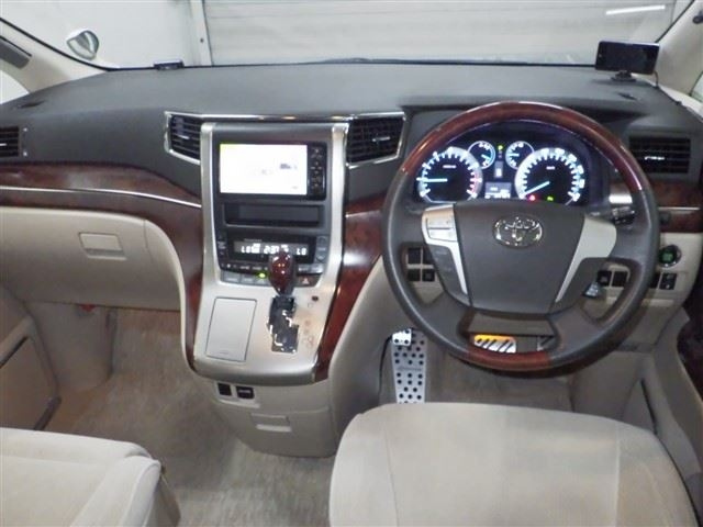 TOYOTA ALPHARD 2008