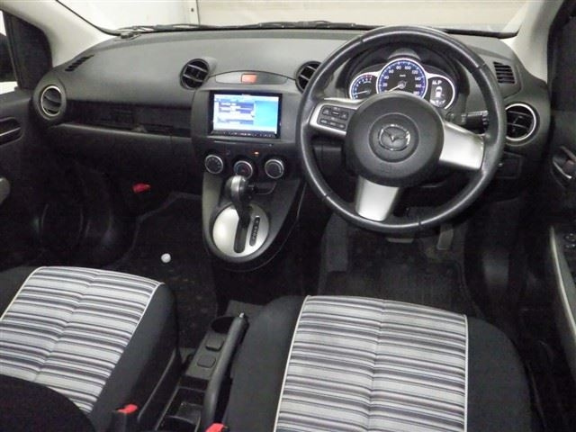 MAZDA DEMIO 2013
