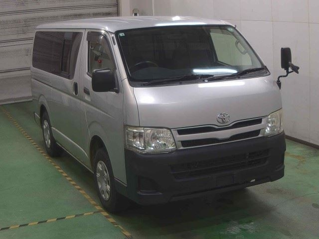 TOYOTA HIACE VAN 2012