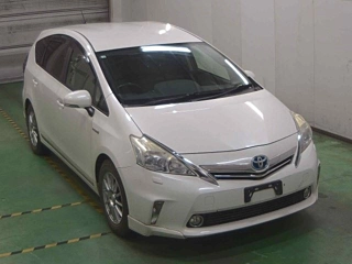 TOYOTA PRIUS ALPHA 2012