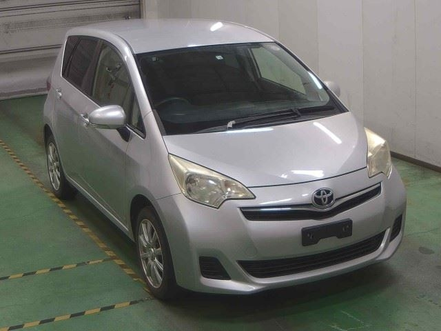 TOYOTA RACTIS 2013