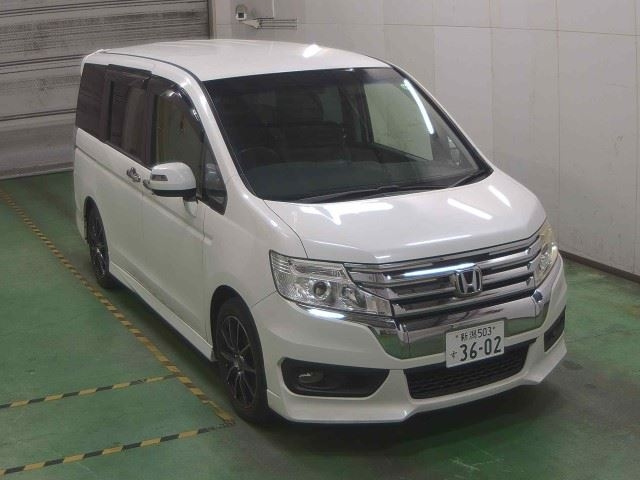HONDA STEP WAGON 2013