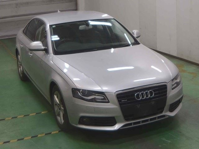 AUDI A4 2008