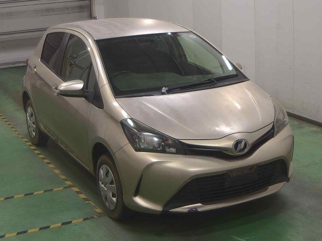 TOYOTA VITZ 2014