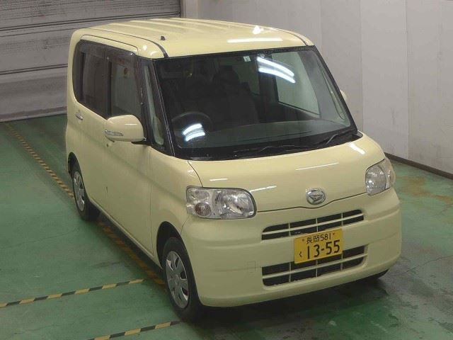 DAIHATSU TANTO 2011