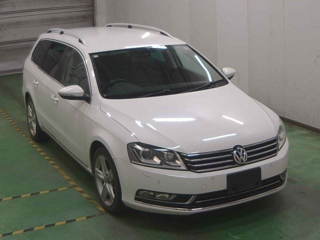 VOLKSWAGEN PASSAT VARIANT 2012