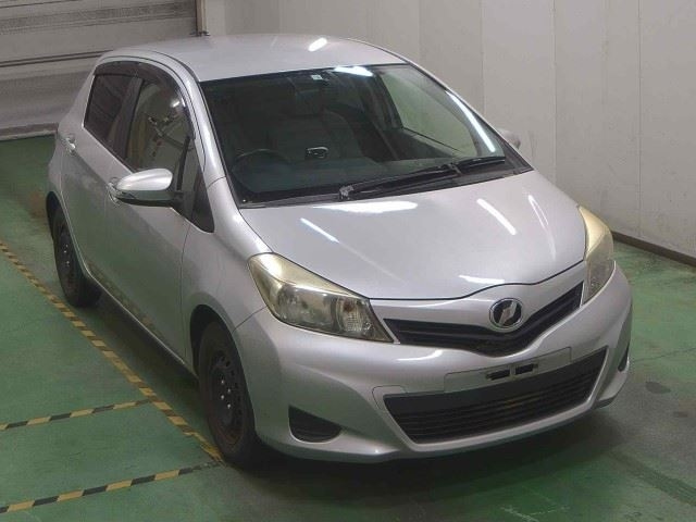 TOYOTA VITZ 2012