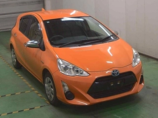 TOYOTA AQUA 2015