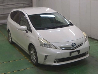TOYOTA PRIUS ALPHA 2012