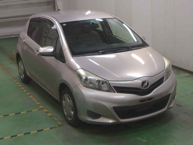 TOYOTA VITZ 2012
