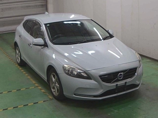 VOLVO V40 2013