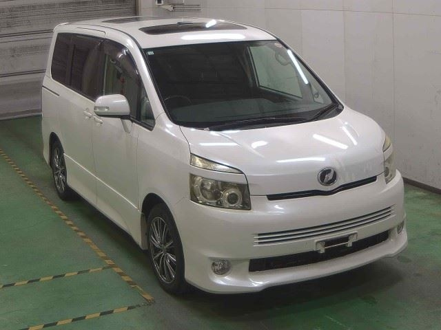 TOYOTA VOXY 2009