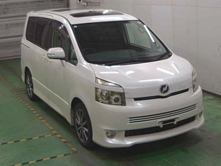 TOYOTA VOXY 2009